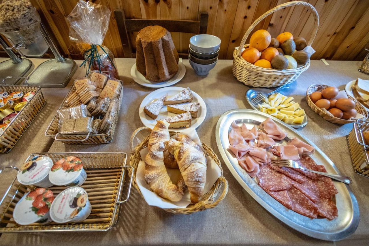 ברויל-קרוויניה Hotel & Ristorante Serenella מראה חיצוני תמונה